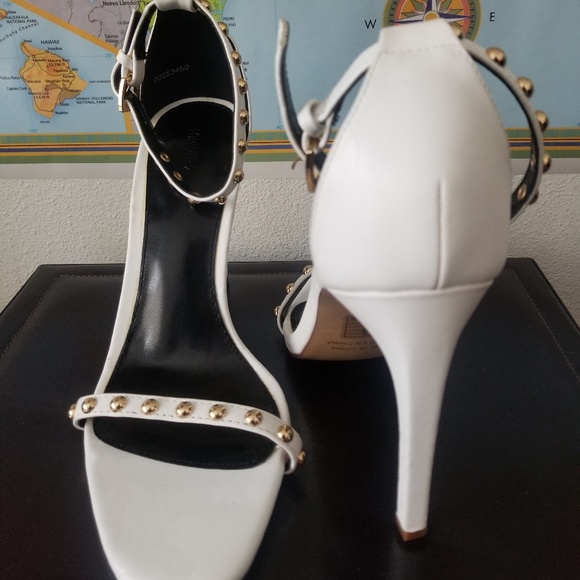 Forever 21 white and gold strap heels - Picture 2 of 4